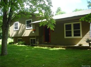 59400 Preston Ct, New Hudson, MI 48165