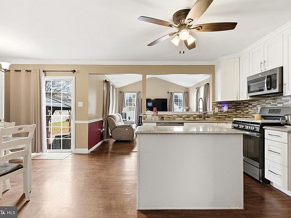 4th image of 339 School House Rd