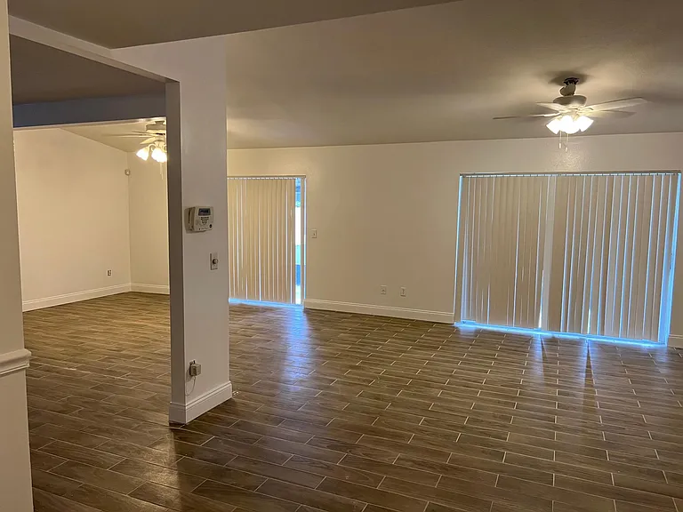 7826 Clubhouse Estates Dr — Photo 3