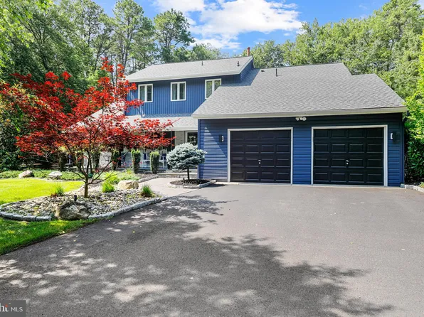 1 Knotty Oak Dr, Medford, NJ 08055