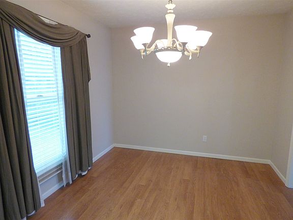 4th image of 1517 Bennington Dr