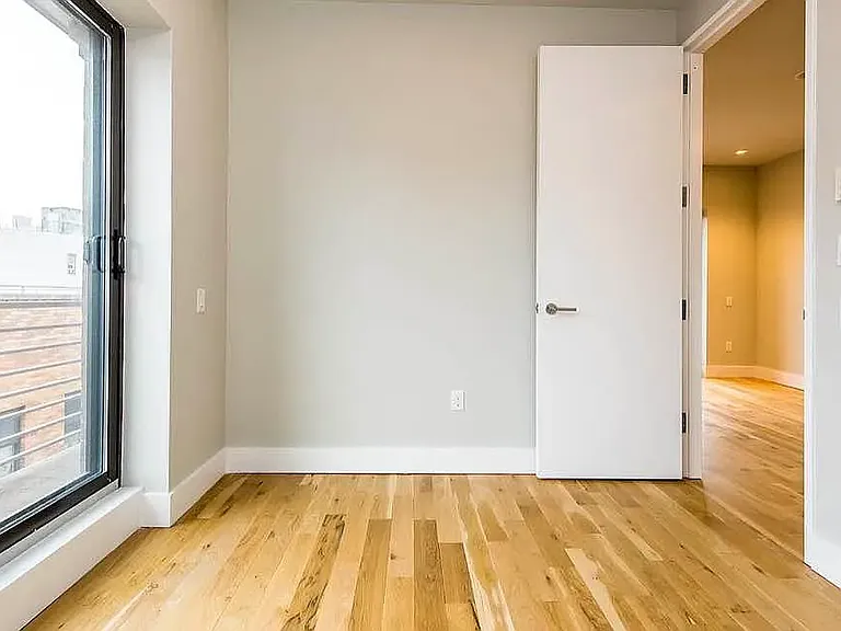 185 Leonard St #3E — Photo 12