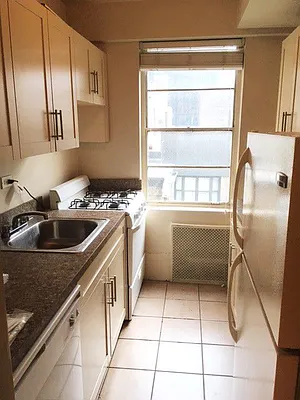 Rented by Manhattan Apartment Organization | media 1