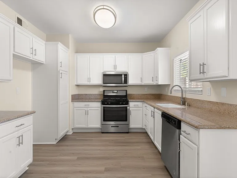 Lighthouse Townhomes — Photo 53