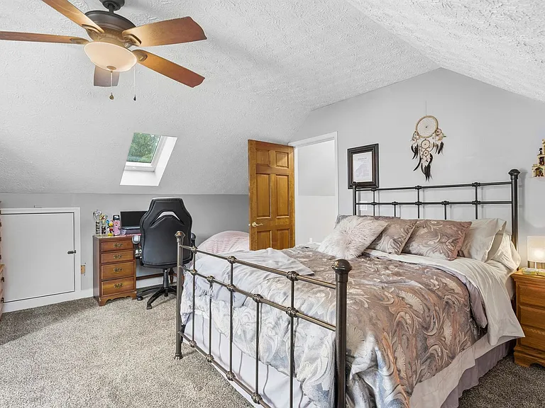 1126 Somerset Ln — Photo 40