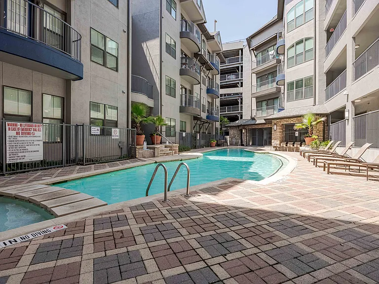 Villas on Guadalupe — Photo 26