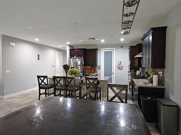 4th image of 558 Willow Ridge Ct