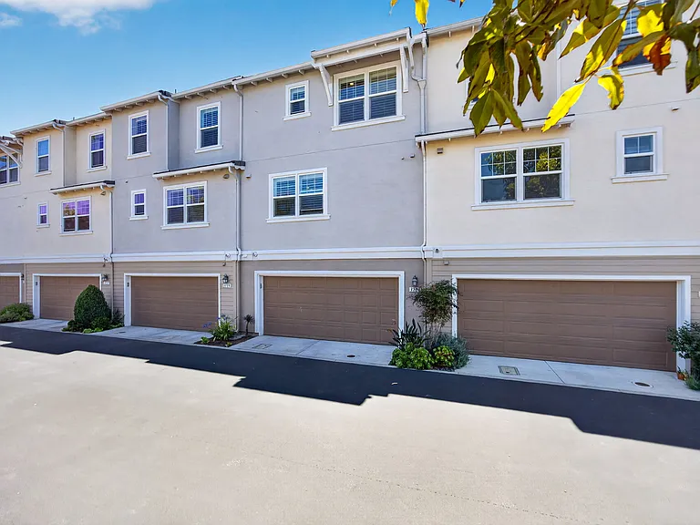 3721 Islander Walk — Photo 30