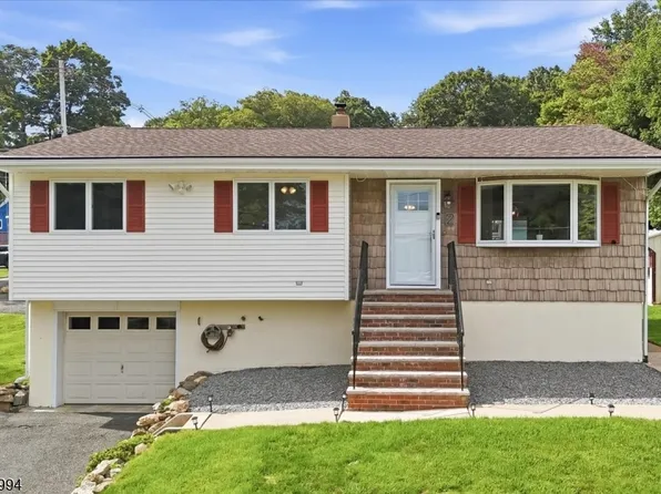 2 Crescent Rd, Hopatcong Boro, NJ 07843
