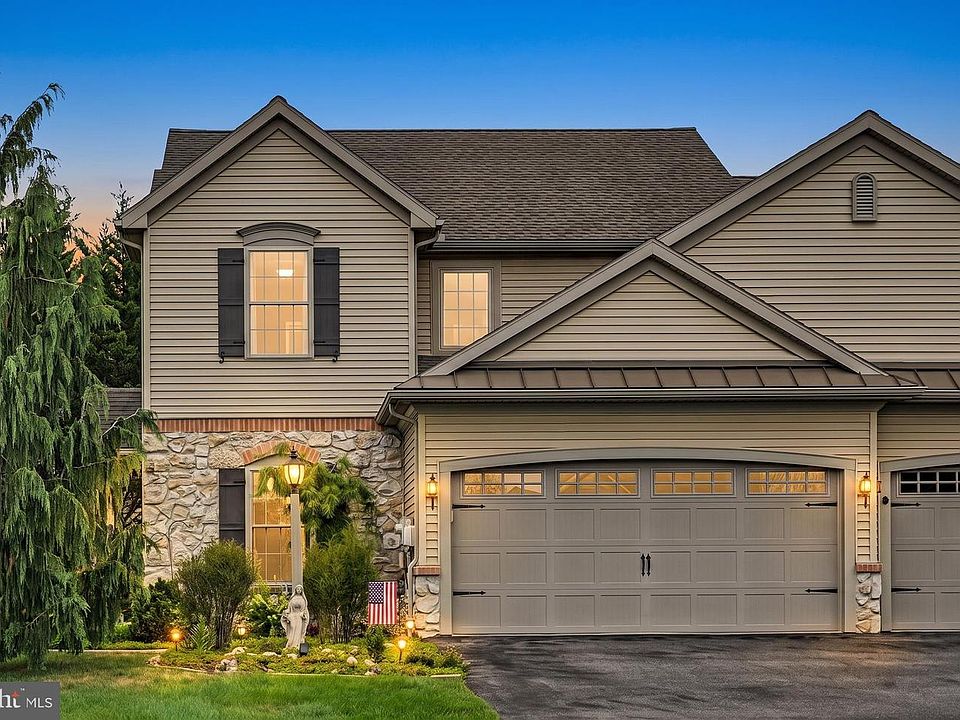 1st image of 812 Briar Edge Ct