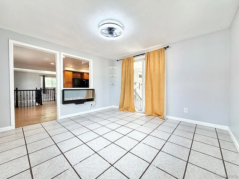 1285 W Gill Pl — Photo 15