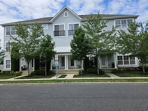 45 S Poplar St Photo 1