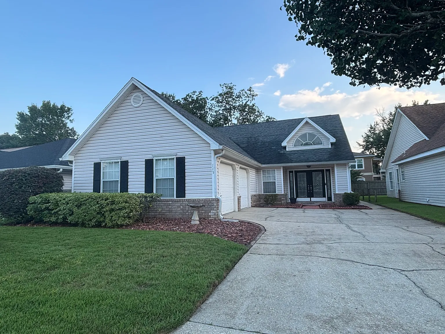 3 bed, 1696 sqft, $1,950 — Photo 1