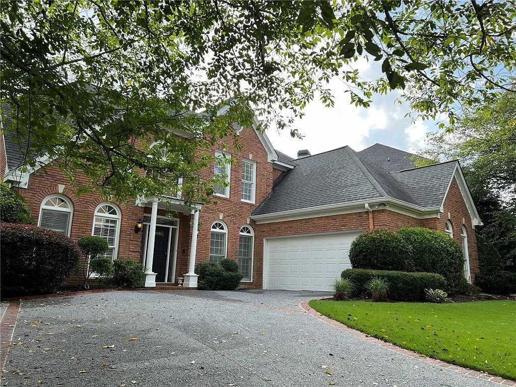 5 bed, 3.5 bath, 4041 sqft, $5,000 — Photo 2