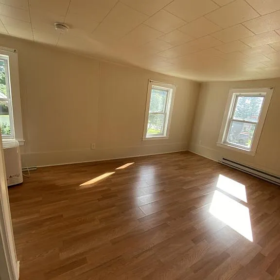 14013 Weaver Ave #B — Photo 7