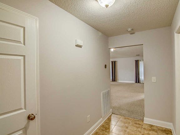 5th image of 73 Boone Hill Ct