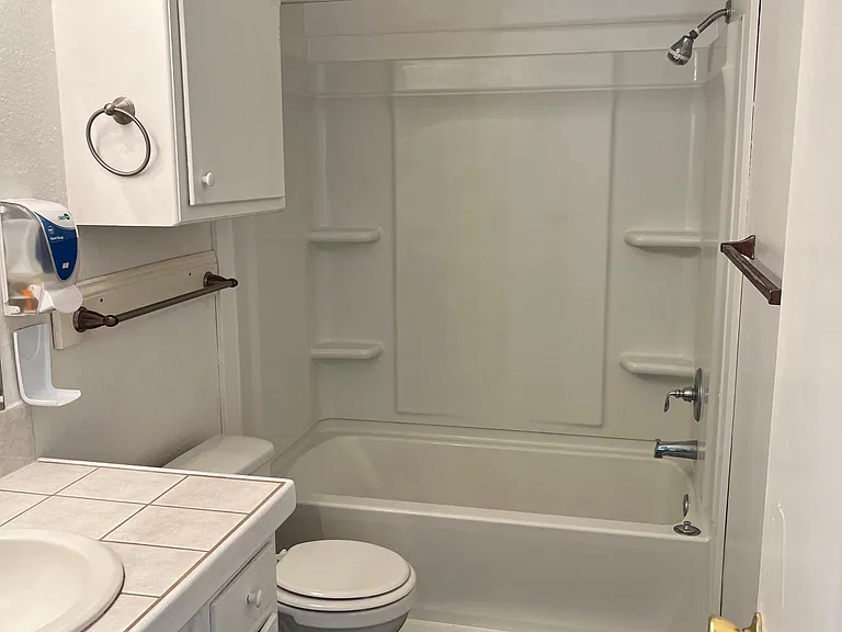 6341 S Newport Ave #4 — Photo 5