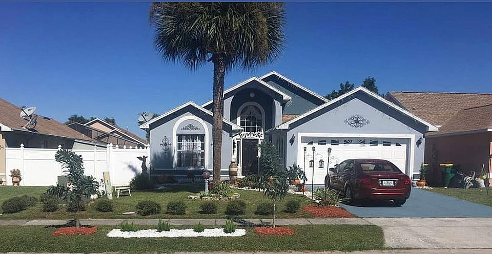 1st image of 755 Country Woods Cir