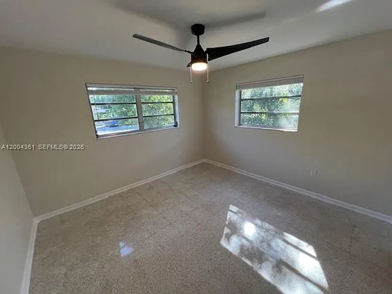 2500 SW 58th Ave — Photo 17