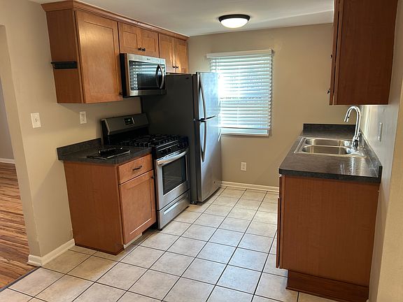 4th image of 94 Hinchey Ave