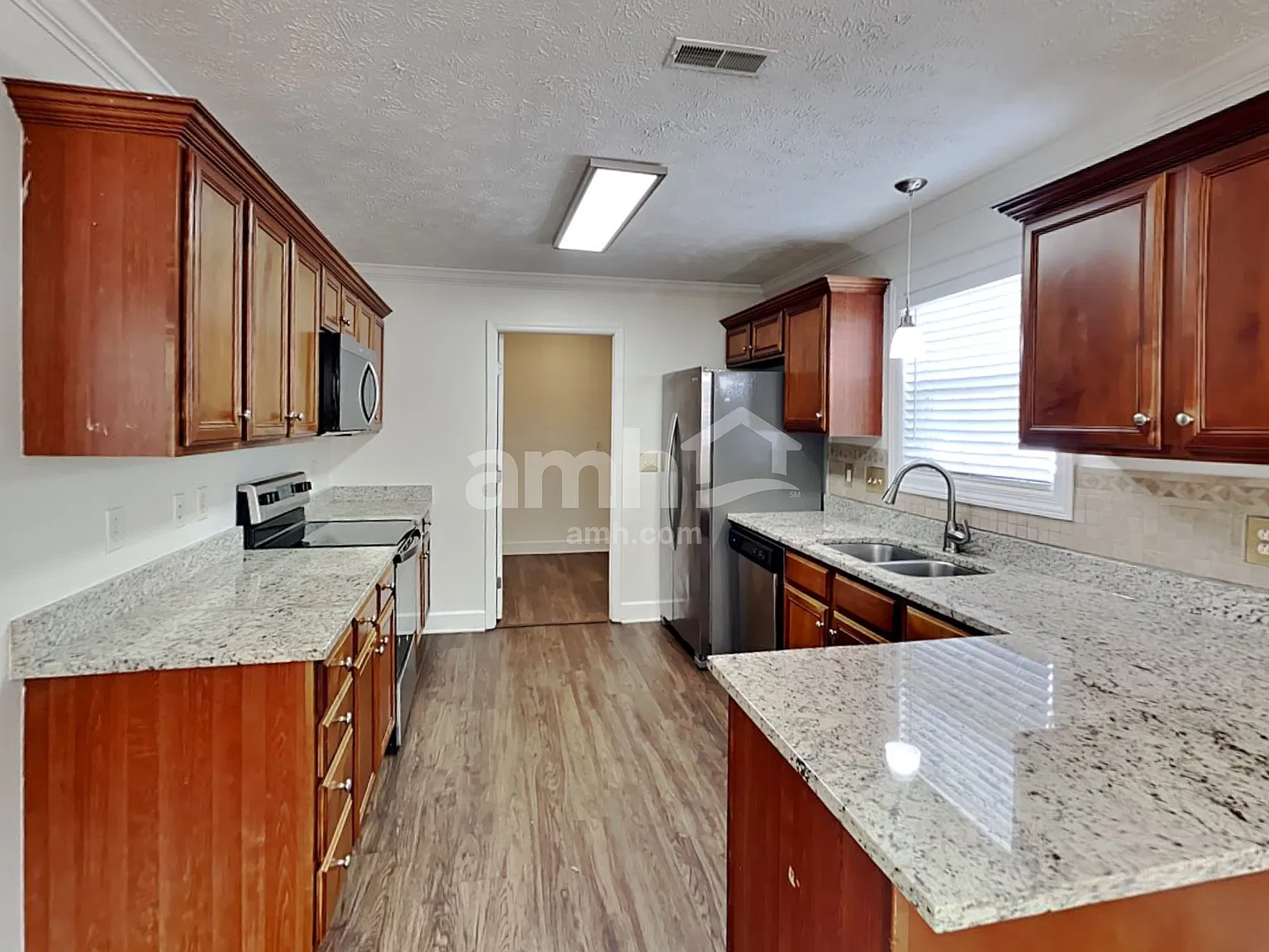 4 bed, 3.0 bath, 2269 sqft, $2,520 — Photo 3