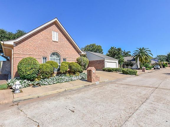 2nd image of 2818 Lake View Dr