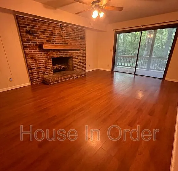 1160 W Blue Ridge Rd — Photo 2
