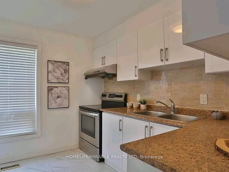 32 Mowat Blvd #38 — Photo 7