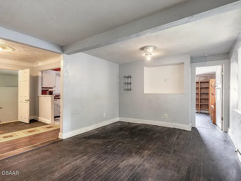319 Taylor Ave — Photo 6