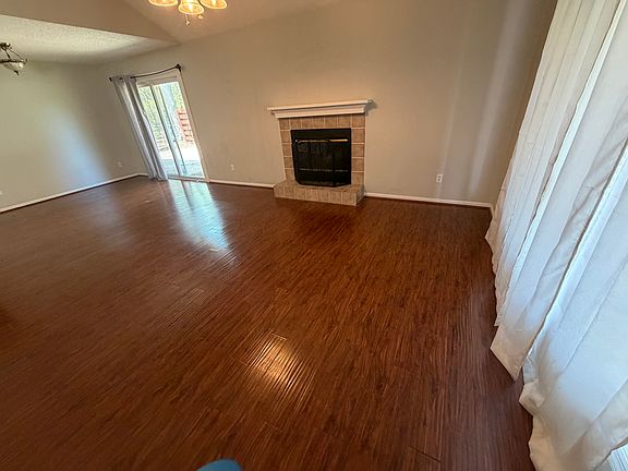 2nd image of 812 Ridgewood Way