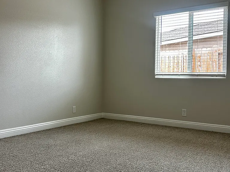 846 N Harriet St — Photo 19