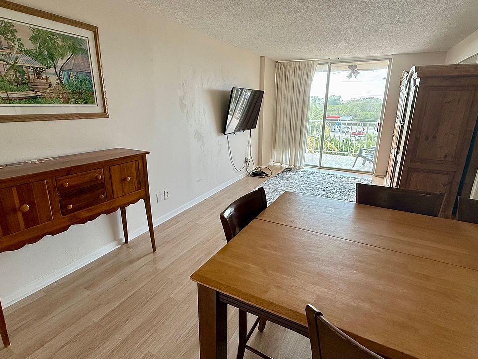 Dining/Living room