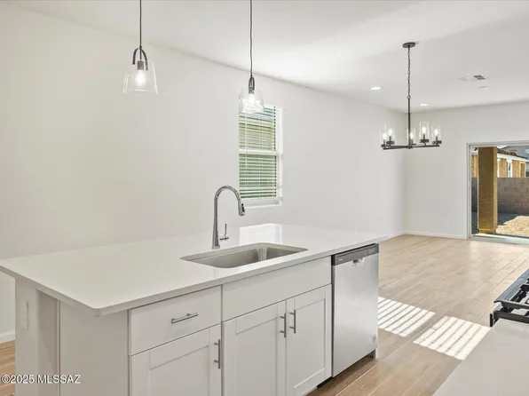 10335 W Zimmerman St, Marana, AZ 85653