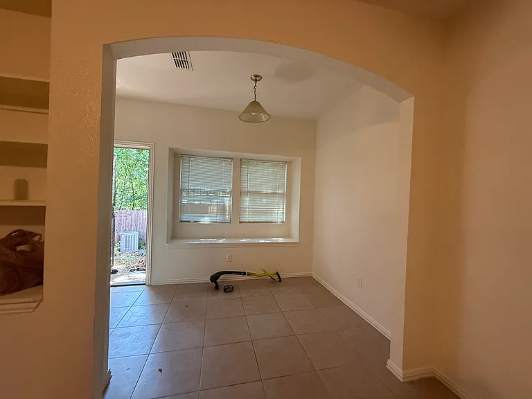 216 Creek Cove Dr — Photo 11