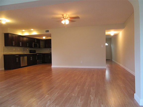 3rd image of 4 Meacham Ln #4