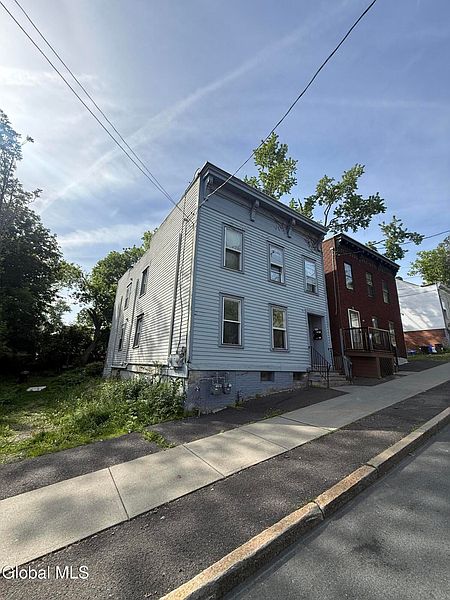 2nd image of 88 Elizabeth Street