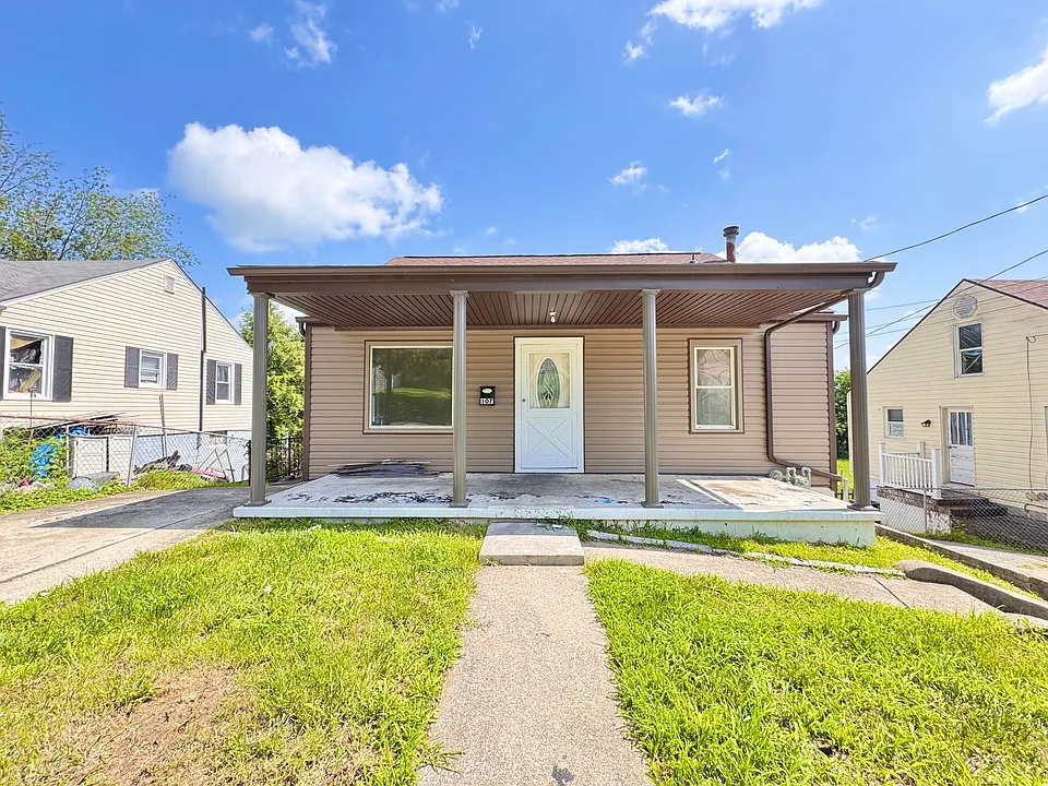 107 N Robbins Ct