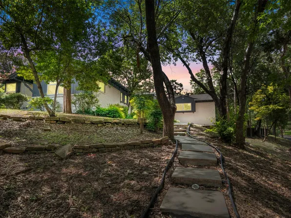 2850 Whitewood Dr, Dallas, TX 75233