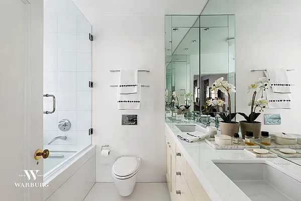 Sold by Warburg | media 47