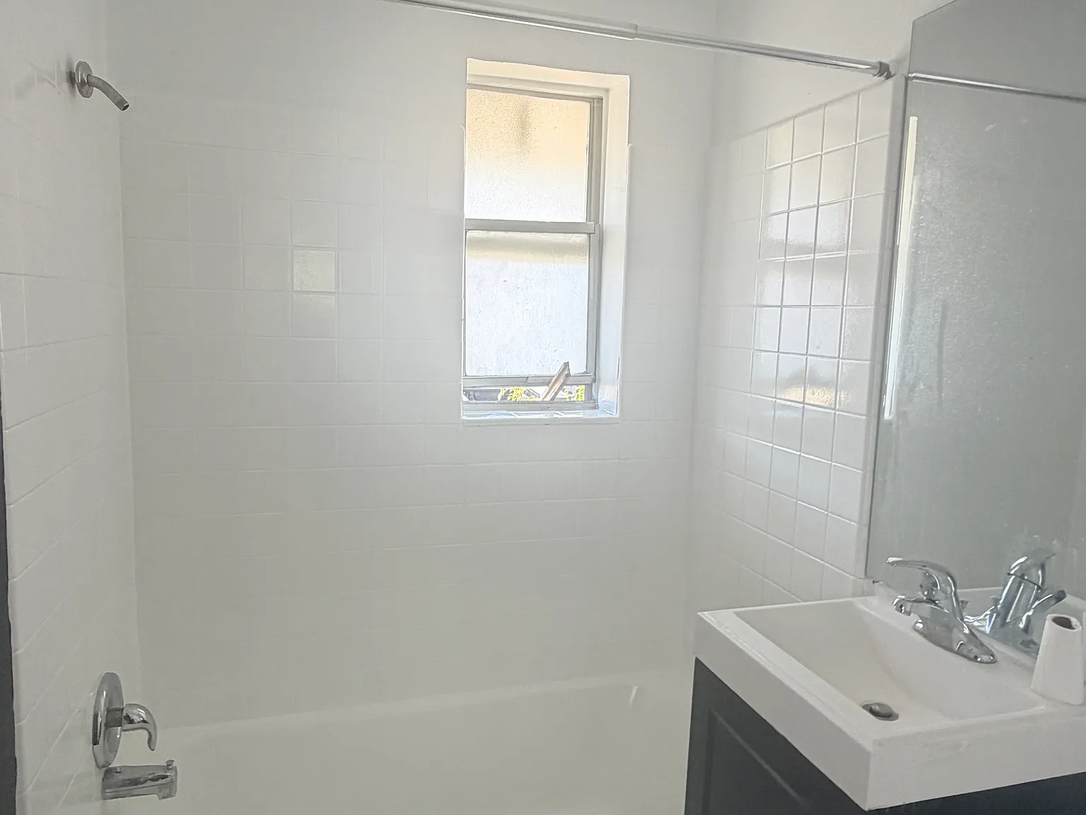 3 bed, 1150 sqft, $1,999 — Photo 4