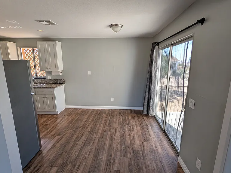 7580 Kellogg Ave — Photo 6