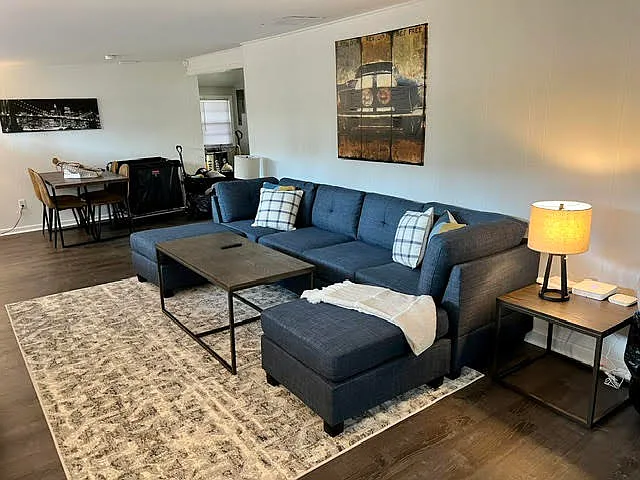 325 S 2nd St #204 — Photo 4