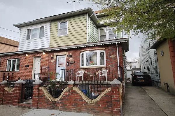 1st image of 1748 E 51st St