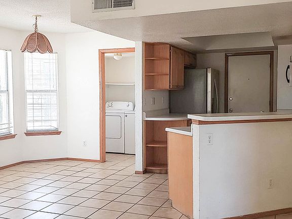 5th image of 10921 Loma De Luz Pl