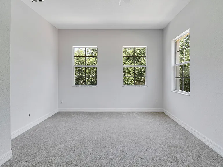 112 Dunmore Dr — Photo 31