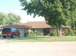 2702 Indian Dr, Enid, OK 73703