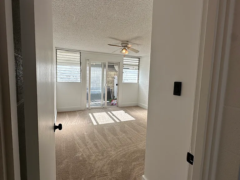 2501 Coyne St — Photo 6