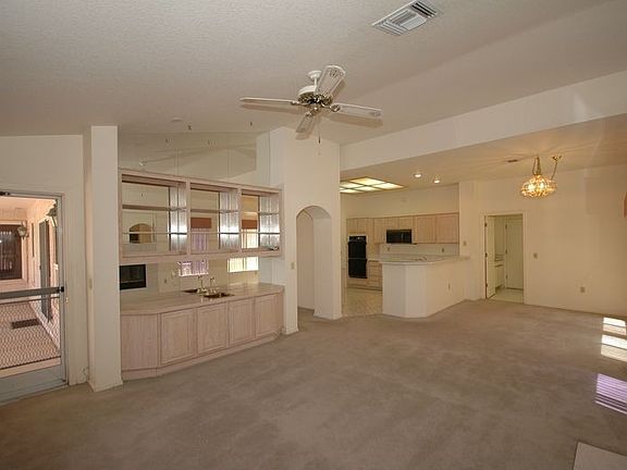 5th image of 3021 Golf Links Dr