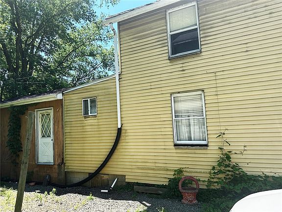 2nd image of 54 Pine St