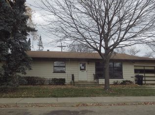 806 Kramer Ave, Elgin, IL 60120